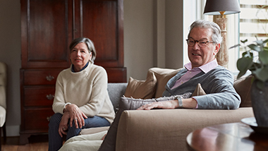 Huis kopen met hulp van je ouders? Er zijn verschillende opties: ze kunnen belastingvrij schenken, een lening met je aangaan of meetekenen.