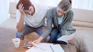 Een scheiding kan grote financiële gevolgen hebben. Maak samen een overzicht van jullie financiële situatie.